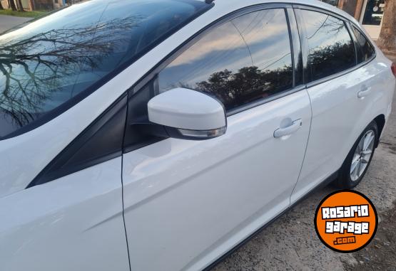Autos - Ford Focus SE 2.0 2017 Nafta 97000Km - En Venta