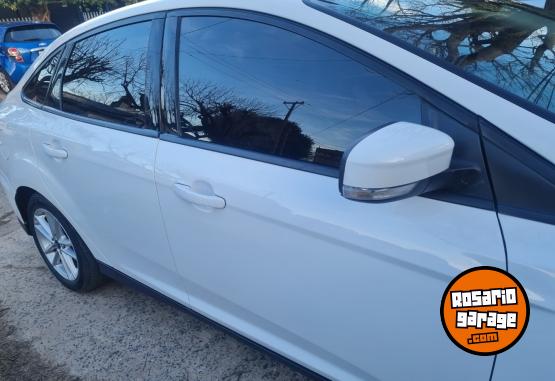 Autos - Ford Focus SE 2.0 2017 Nafta 97000Km - En Venta