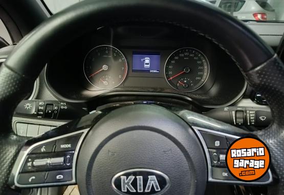 Autos - Kia Cerato GT Line 2021 Nafta 95000Km - En Venta