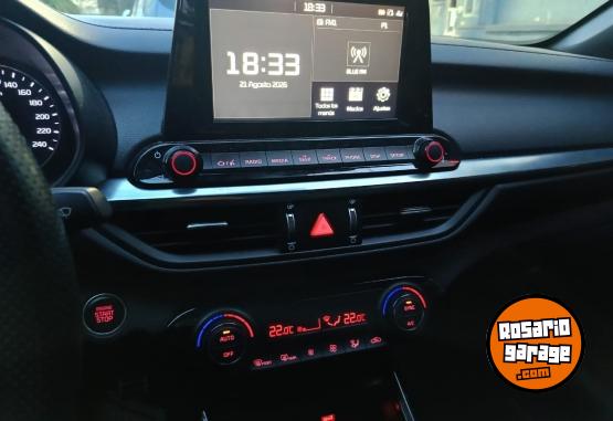 Autos - Kia Cerato GT Line 2021 Nafta 95000Km - En Venta