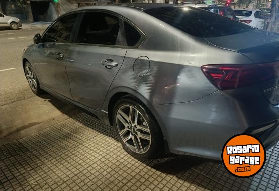 Autos - Kia Cerato GT Line 2021 Nafta 95000Km - En Venta