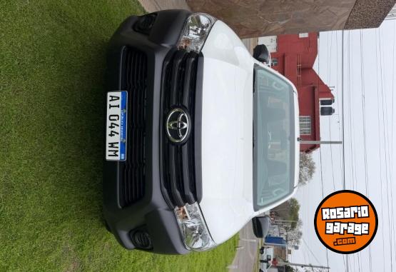 Utilitarios - Toyota Holis cabina simple 2026 Diesel 0Km - En Venta
