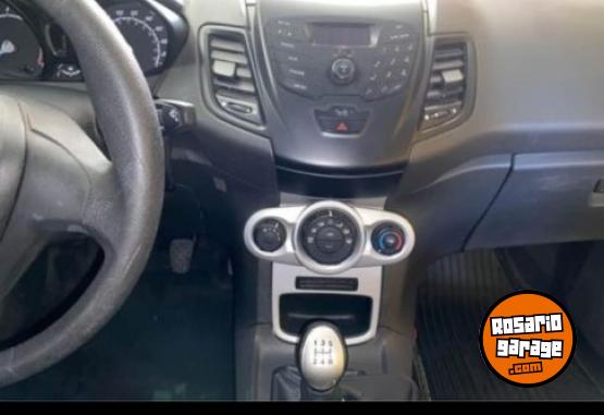 Autos - Ford Fiesta kinetic 2016 Nafta 170000Km - En Venta