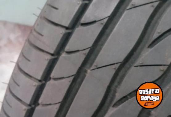 Accesorios para Autos - Neumático Bridgestone con llanta - En Venta
