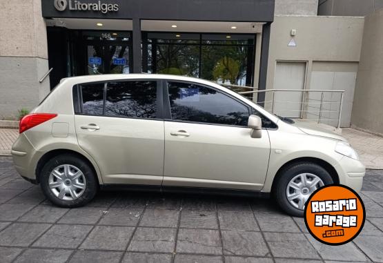 Autos - Nissan Tiida 2009 Nafta 200000Km - En Venta