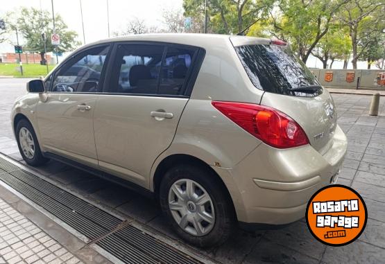 Autos - Nissan Tiida 2009 Nafta 200000Km - En Venta