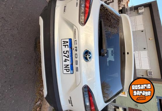 Autos - Toyota Corolla Cross 2022 Electrico / Hibrido 78000Km - En Venta