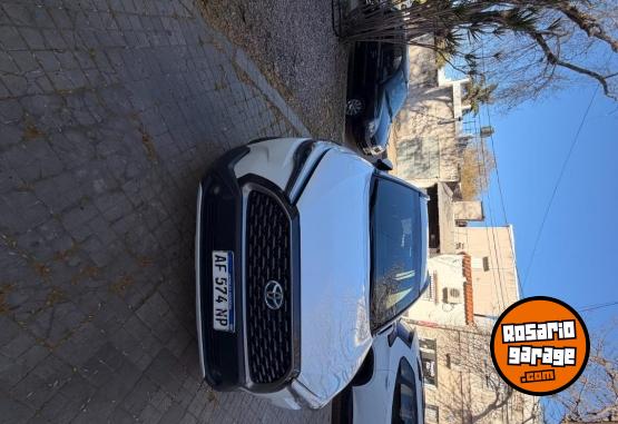 Autos - Toyota Corolla Cross 2022 Electrico / Hibrido 78000Km - En Venta