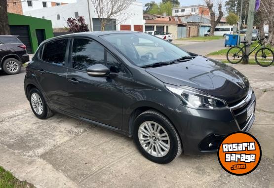 Autos - Peugeot 208 2017 Nafta 153500Km - En Venta