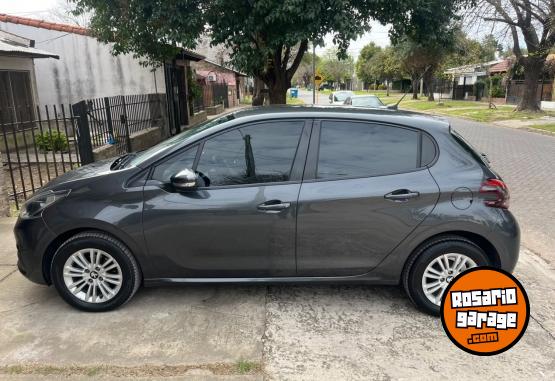 Autos - Peugeot 208 2017 Nafta 153500Km - En Venta