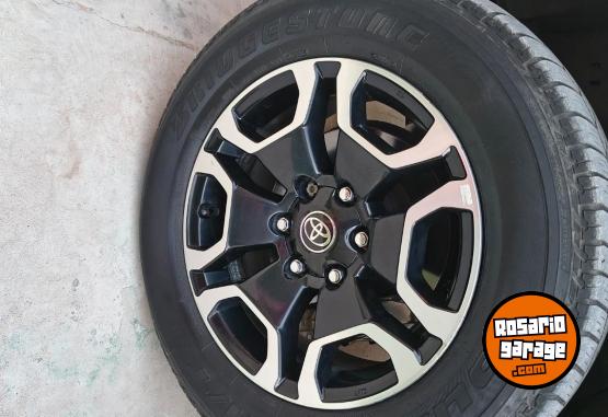 Camionetas - Toyota HILUX 2024 Diesel 60000Km - En Venta