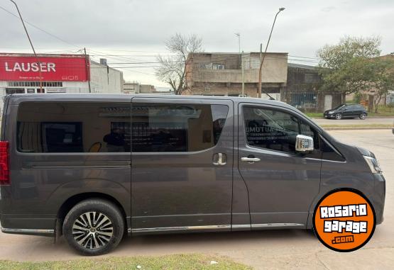 Camionetas - Toyota Hiace Wagon 2022 Diesel 69000Km - En Venta