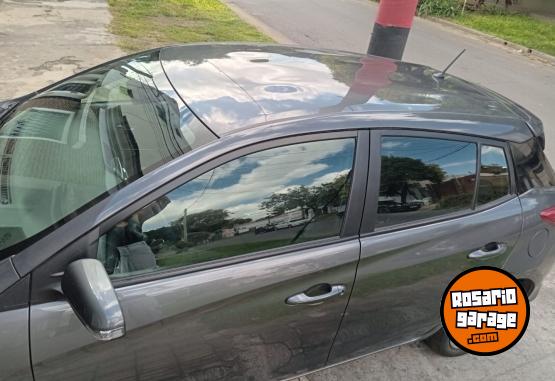 Autos - Toyota Yarus 2023 Nafta 15000Km - En Venta