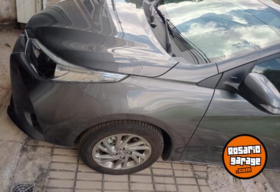 Autos - Toyota Yarus 2023 Nafta 15000Km - En Venta