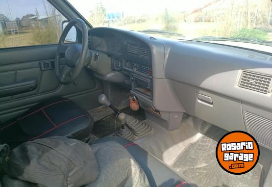 Camionetas - Toyota HILUX DLX 4X4 2.8 1998 Diesel 380000Km - En Venta