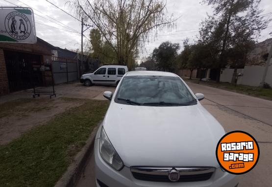 Autos - Fiat Gran Siena 2014 Nafta 130000Km - En Venta