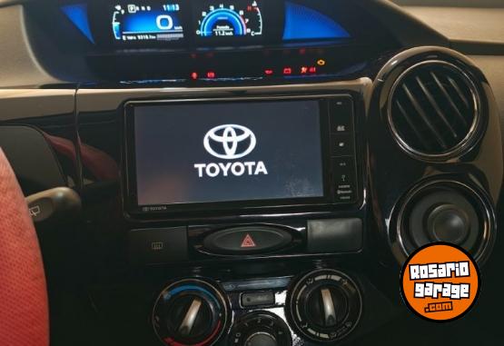 Autos - Toyota Etios XLS 5 ptas 2017 Nafta 100000Km - En Venta