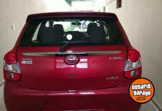 Autos - Toyota Etios XLS 5 ptas 2017 Nafta 100000Km - En Venta