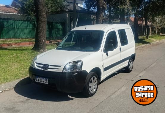 Utilitarios - Peugeot Partner Familiar. 2016 GNC 140000Km - En Venta