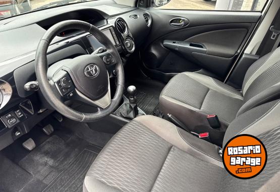 Autos - Toyota Etios 2016 Nafta 92000Km - En Venta