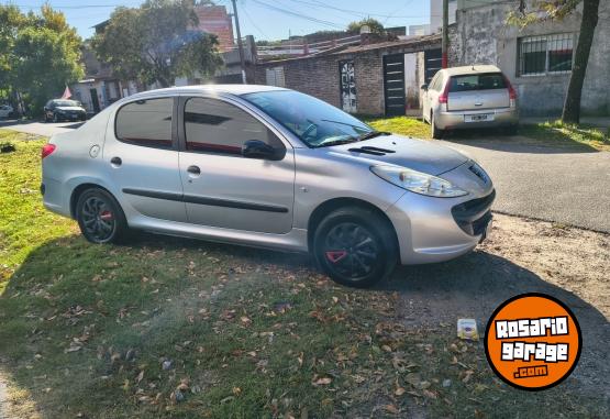 Autos - Peugeot 207 2011 Nafta 107000Km - En Venta