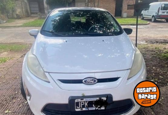Autos - Ford Fiesta kinectic 2011 Nafta 165000Km - En Venta