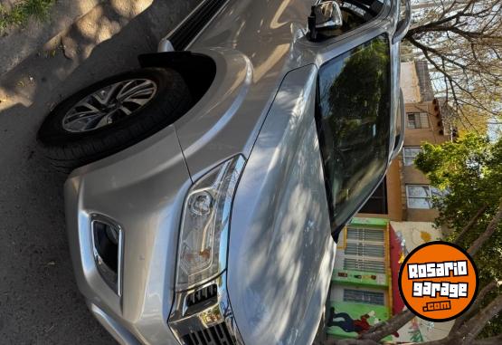 Camionetas - Nissan LE 4x4 2019 Diesel 125000Km - En Venta