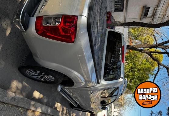 Camionetas - Nissan LE 4x4 2019 Diesel 125000Km - En Venta