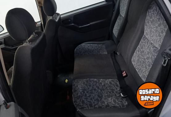 Autos - Chevrolet MERIVA 1.8 GL 2004 Nafta 204000Km - En Venta