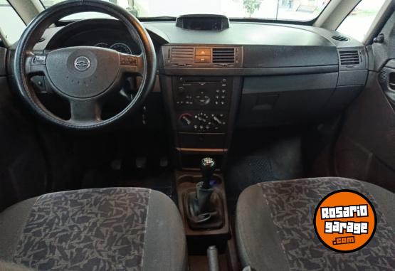 Autos - Chevrolet MERIVA 1.8 GL 2004 Nafta 204000Km - En Venta
