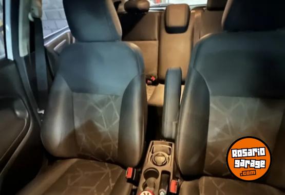 Autos - Ford FIESTA TITANIUM 2012 Nafta 158000Km - En Venta