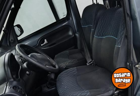 Utilitarios - Renault KANGOO 7 ASIENTOS 2016 Nafta 120000Km - En Venta