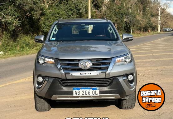 Camionetas - Toyota SW4 SRX 2017 Diesel 150000Km - En Venta