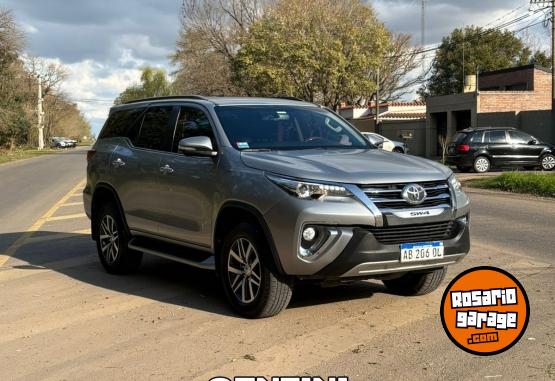 Camionetas - Toyota SW4 SRX 2017 Diesel 150000Km - En Venta