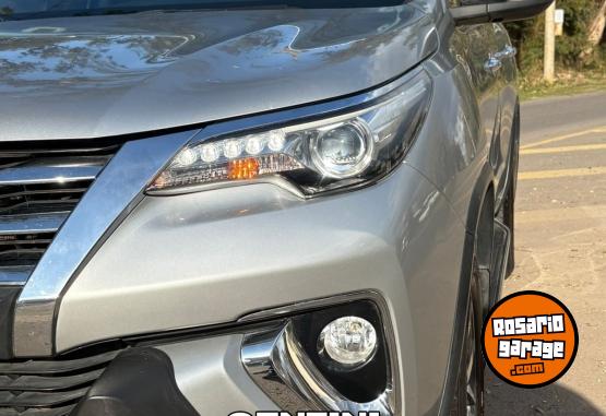 Camionetas - Toyota SW4 SRX 2017 Diesel 150000Km - En Venta
