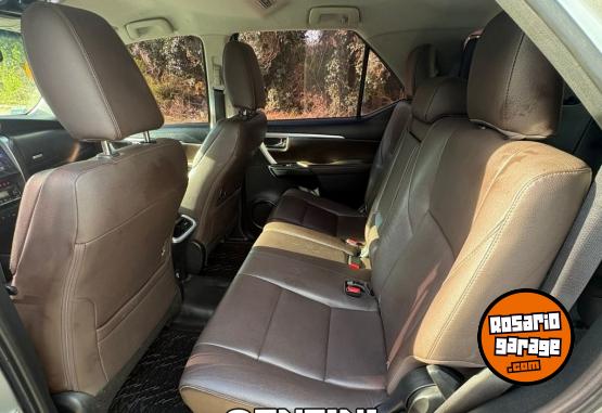 Camionetas - Toyota SW4 SRX 2017 Diesel 150000Km - En Venta