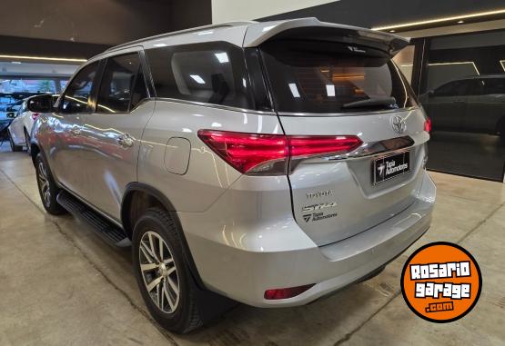 Camionetas - Toyota SW4 SRX 2.8L AT 2016 2016 Diesel 212000Km - En Venta