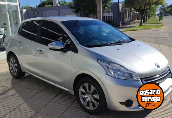 Autos - Peugeot 208 2013 Nafta 140000Km - En Venta