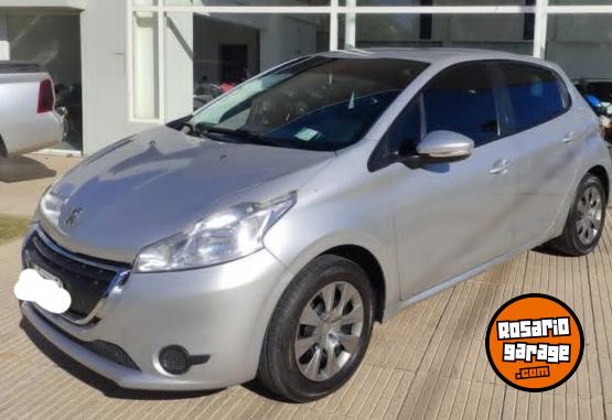 Autos - Peugeot 208 2013 Nafta 140000Km - En Venta