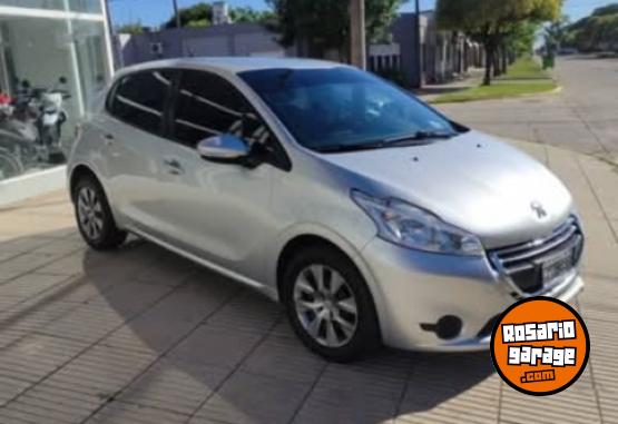 Autos - Peugeot 208 2013 Nafta 140000Km - En Venta