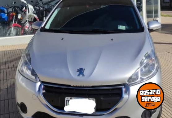 Autos - Peugeot 208 2013 Nafta 140000Km - En Venta