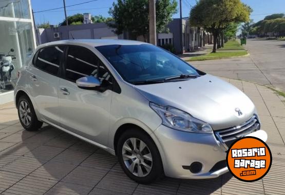 Autos - Peugeot 208 2013 Nafta 140000Km - En Venta