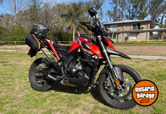 Motos - Zontes 155 2025 Nafta 6700Km - En Venta