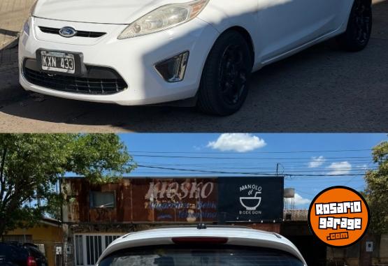Autos - Ford Fiesta kinetic Titanium 2012 Nafta 200000Km - En Venta