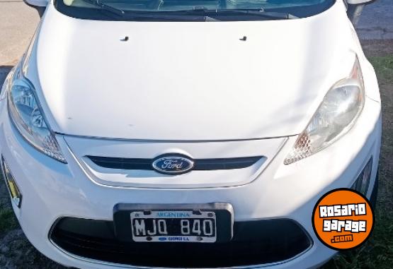 Autos - Ford Fiesta Kinetic desing 2013 Nafta 150000Km - En Venta