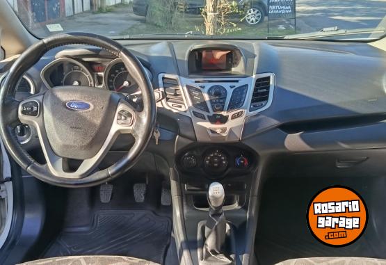 Autos - Ford Fiesta Kinetic desing 2013 Nafta 150000Km - En Venta