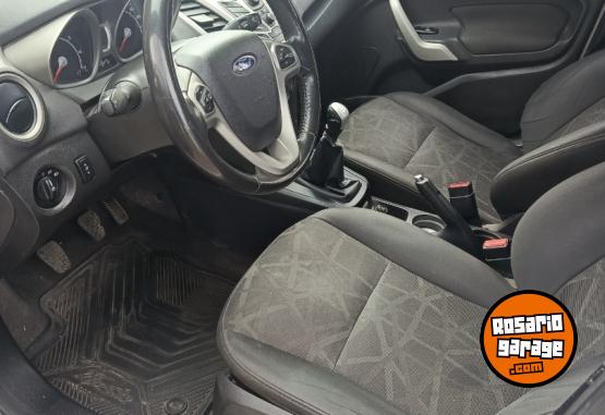 Autos - Ford Fiesta Kinetic desing 2013 Nafta 150000Km - En Venta