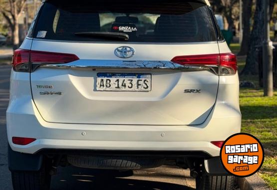 Camionetas - Toyota SW 4 SRX 2017 Diesel 180000Km - En Venta