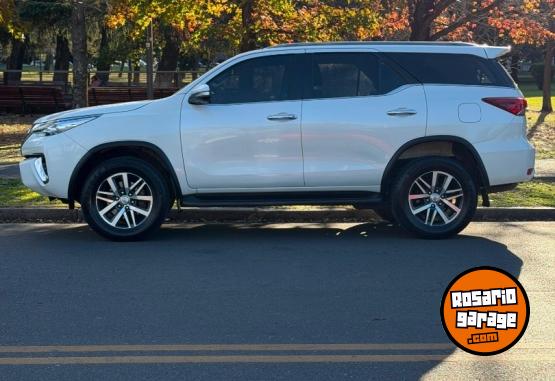Camionetas - Toyota SW 4 SRX 2017 Diesel 180000Km - En Venta