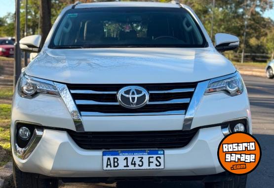 Camionetas - Toyota SW 4 SRX 2017 Diesel 180000Km - En Venta